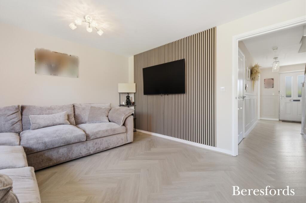 Ainsworth Drive, Felsted, CM6 - View 2