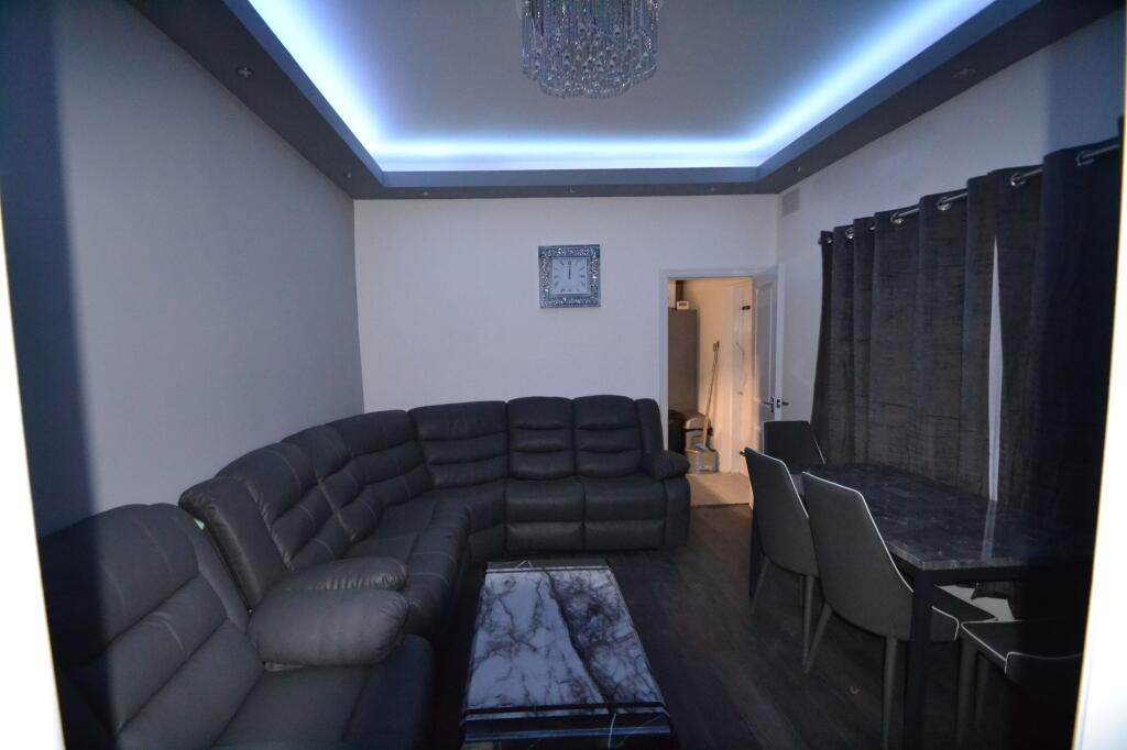 2 bedroom house share for rent