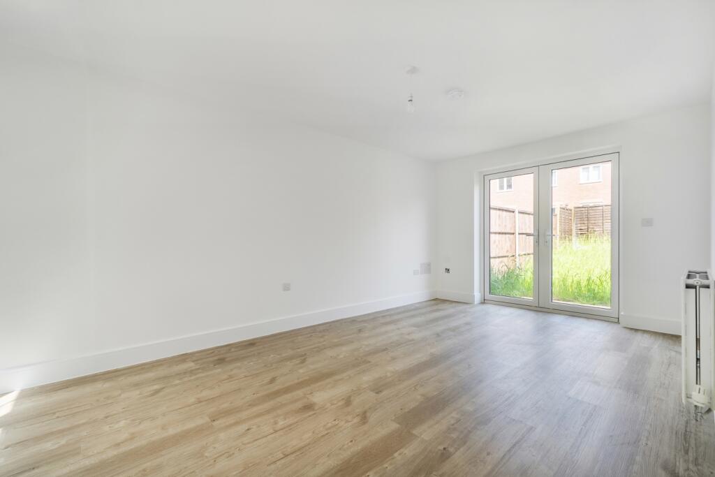 House in Thatcham, West Berkshire - View 2