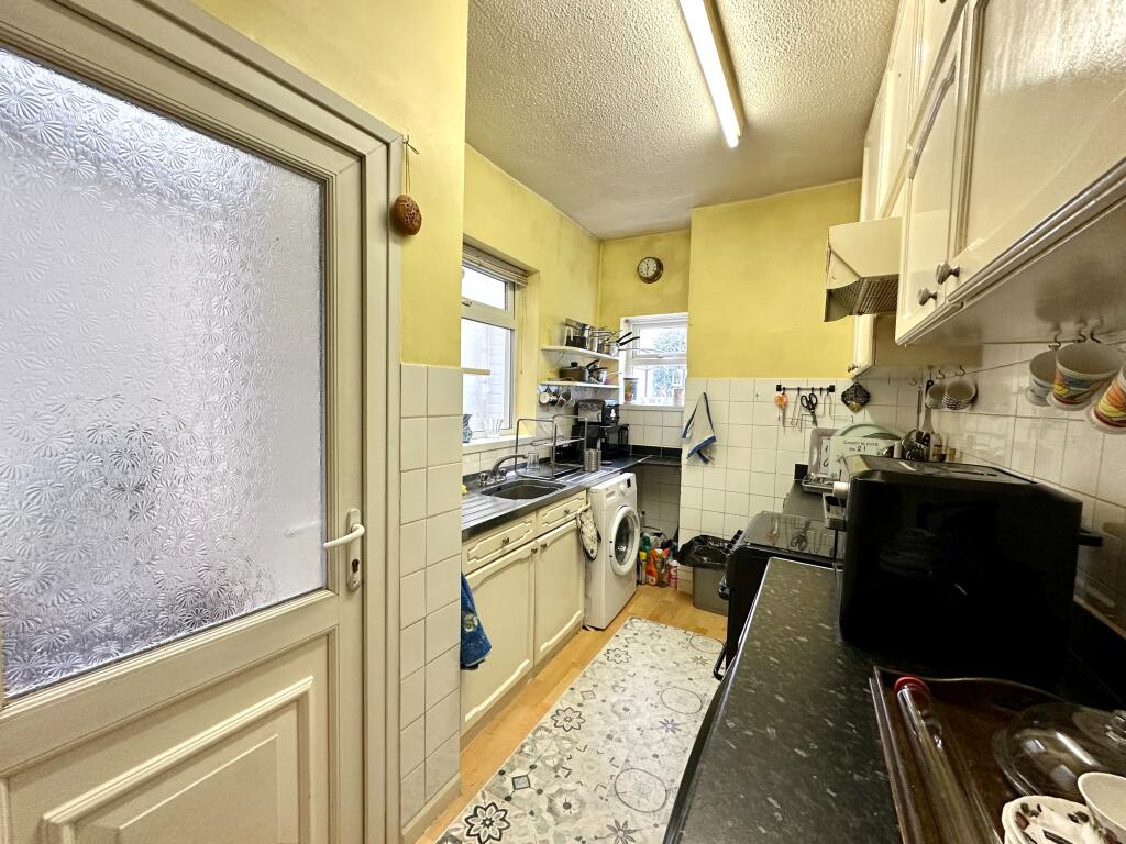 House in Sandwell, West Midlands - More