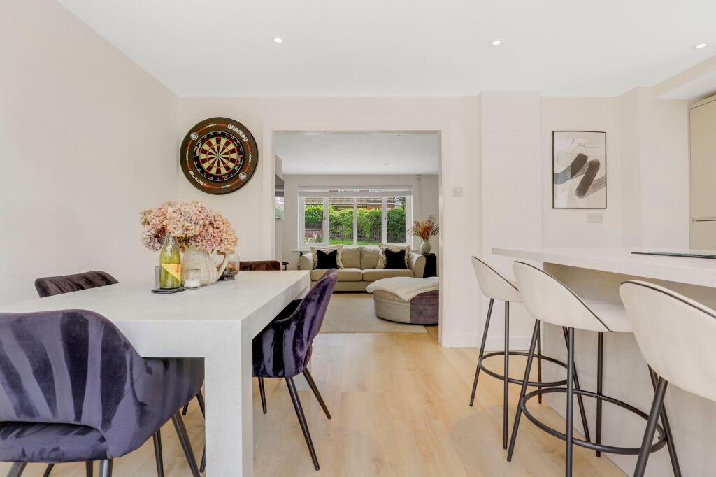 Trueman Gardens, Arnold, NG5 - View 5