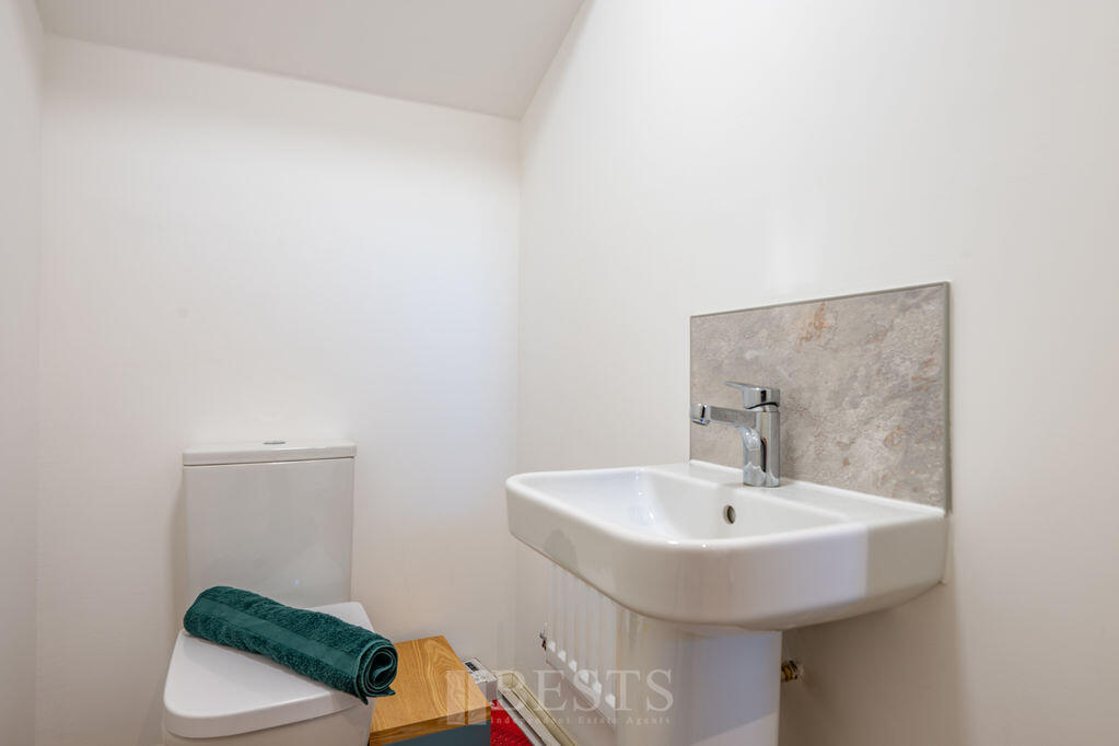 House in Runcorn, Manor Park, Sandymoor - More