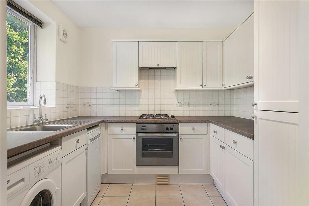 Apartment in London, West Kensington - View 5