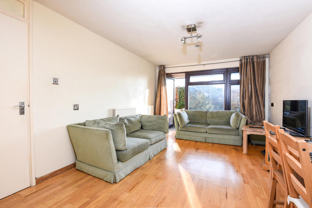 Main image of property: Pear Tree Court, London, E18