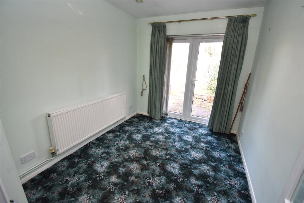 House in Toddington, Fancott - View 4