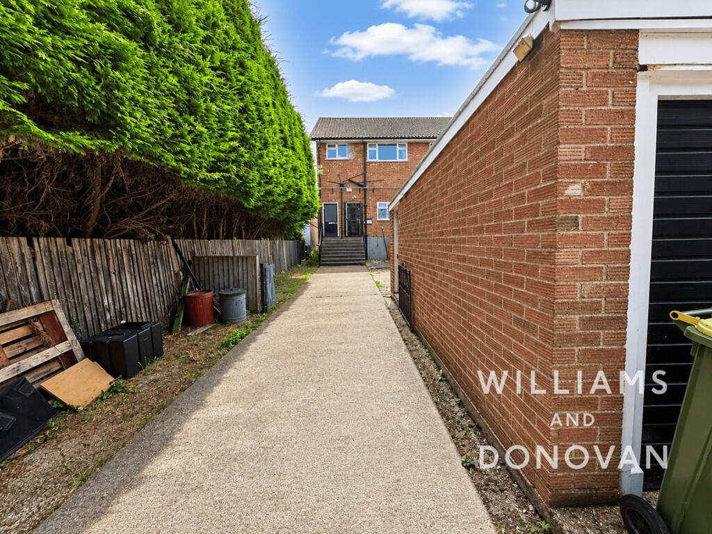 Main image of property: Main Road, Hawkwell