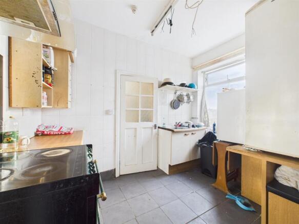 Kitchen (Flat 1)