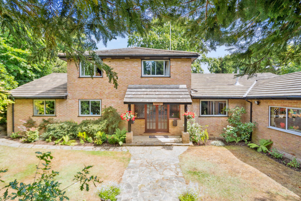 Main image of property: Beeches Drive, Farnham Common, Buckinghamshire, SL2