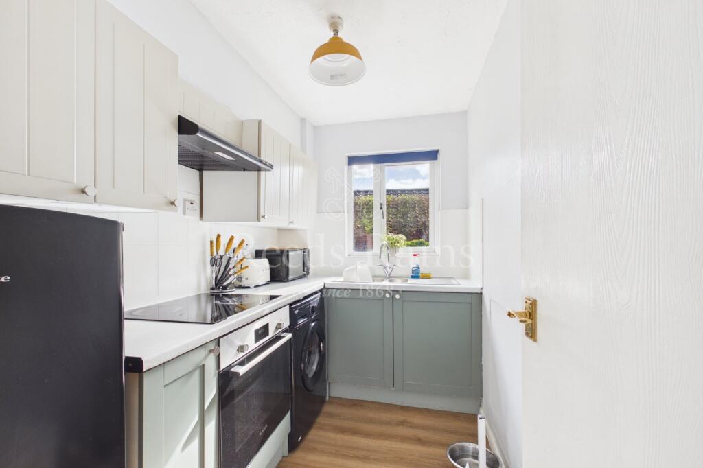 Apartment in Dartford, Stone - View 5