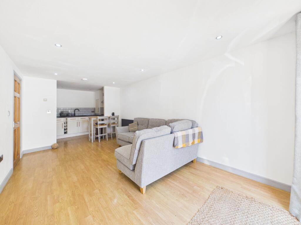 Apartment in Truro, Ruan Lanihorne - View 5