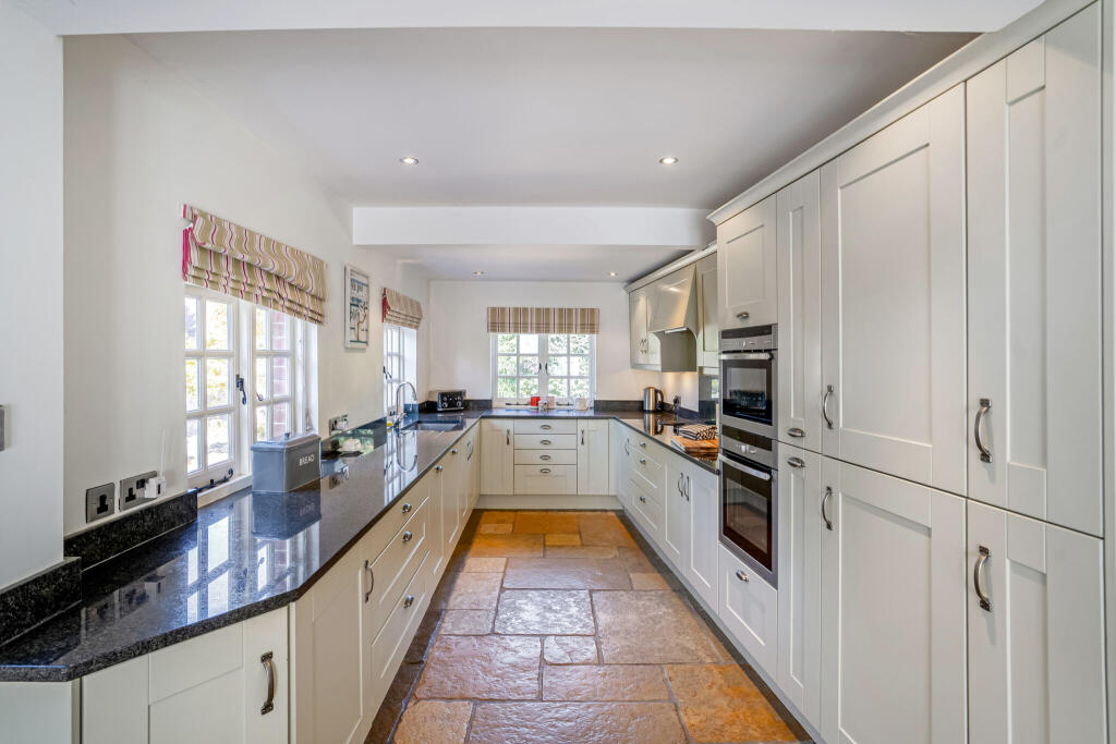 House in Portsmouth - View 4