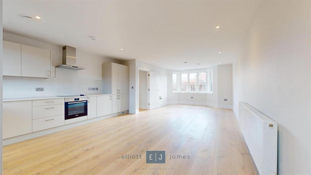 Apartment in Ilford - View 5