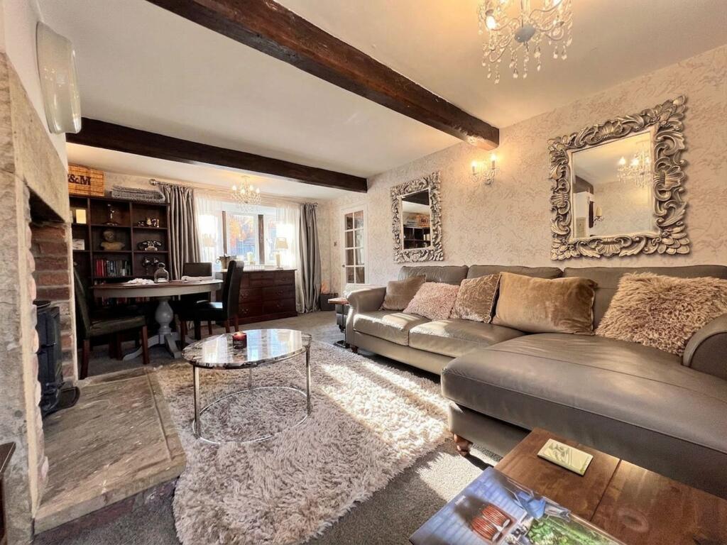 House in Huddersfield - View 5