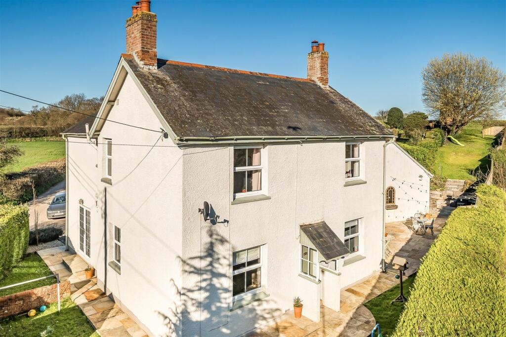 4-bed detached on Davids Lane, Seavington, Ilminster, £500,000