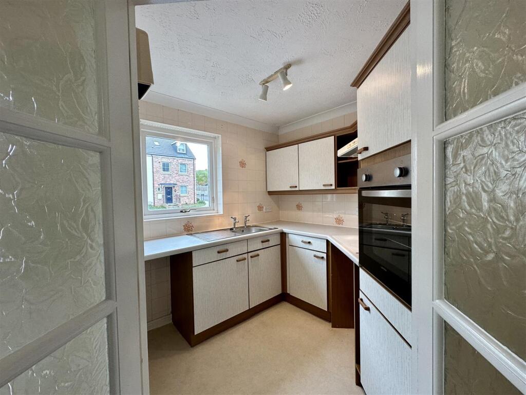 Apartment in Darlington - View 3