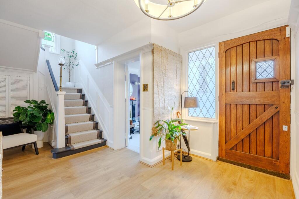 House in Southend-on-Sea - View 5