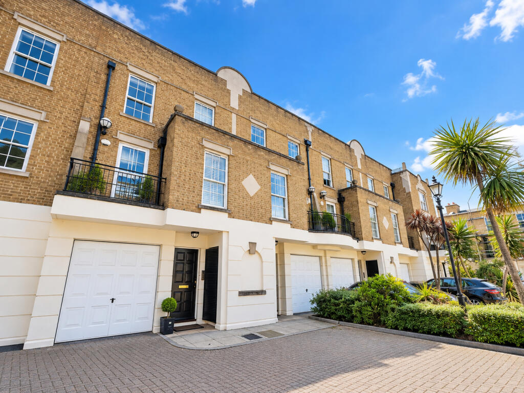 House in London - View 2