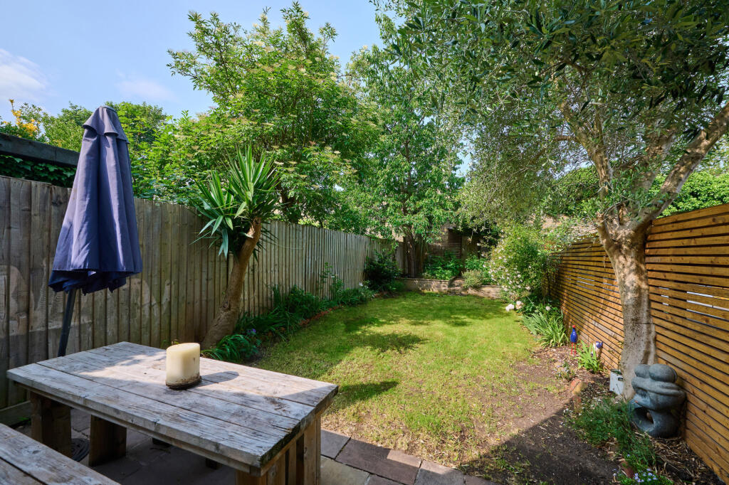 Maxted Road,  London, SE15 photo 4