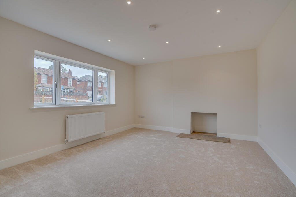 House in Southampton - More