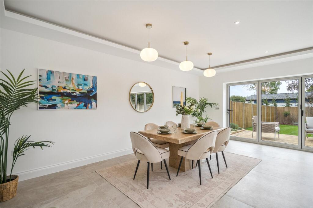 House in Tatling End, Gerrards Cross - More