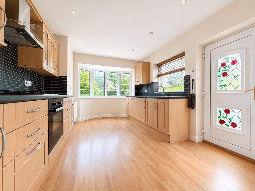 House in Wakefield, Crigglestone - View 2