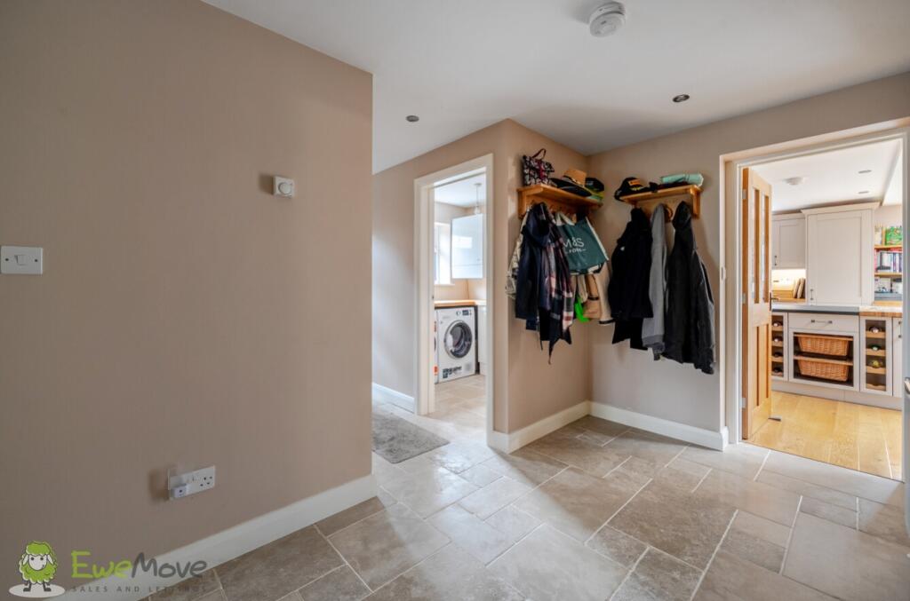 Aldermaston Road, Pamber End, Tadley, Hampshire, RG26 - More