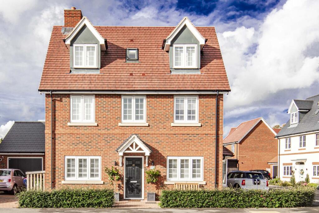 Main image of property: 61 Elizabeth Road, Mongewell