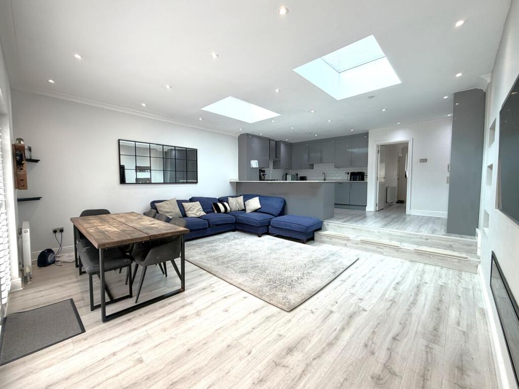 House in Spelthorne, Surrey - View 5