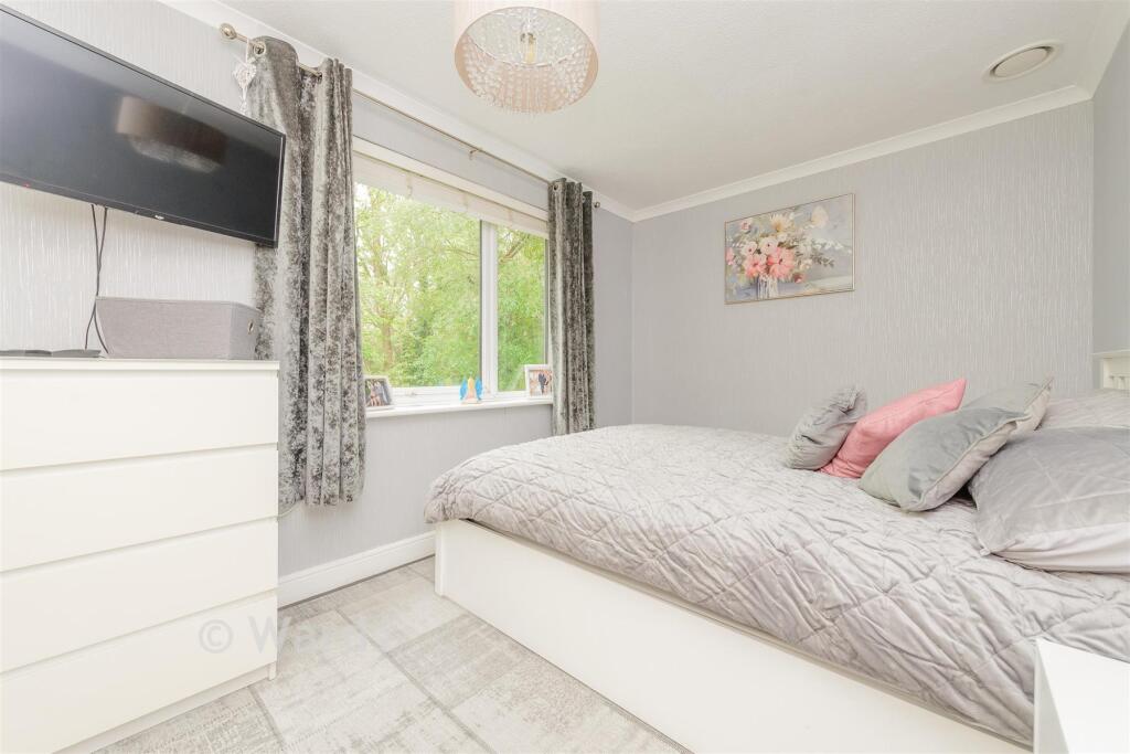 House in Dartford - More