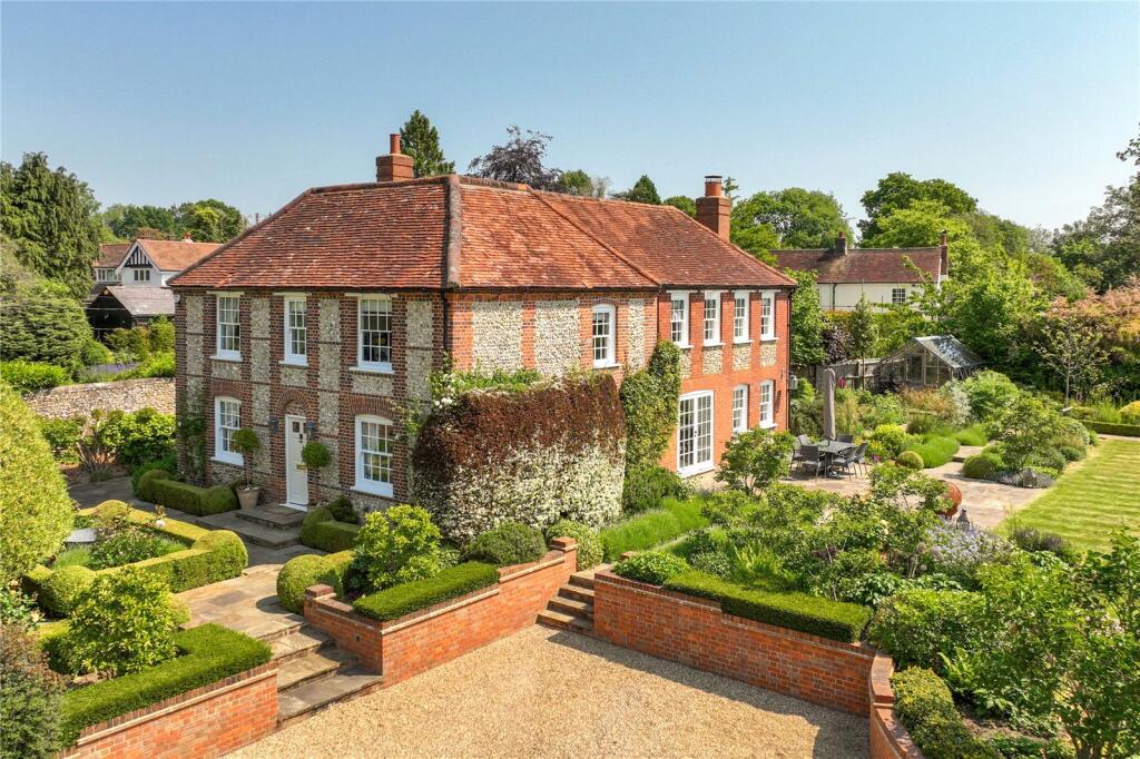Main image of property: Ballinger, Great Missenden, Buckinghamshire, HP16