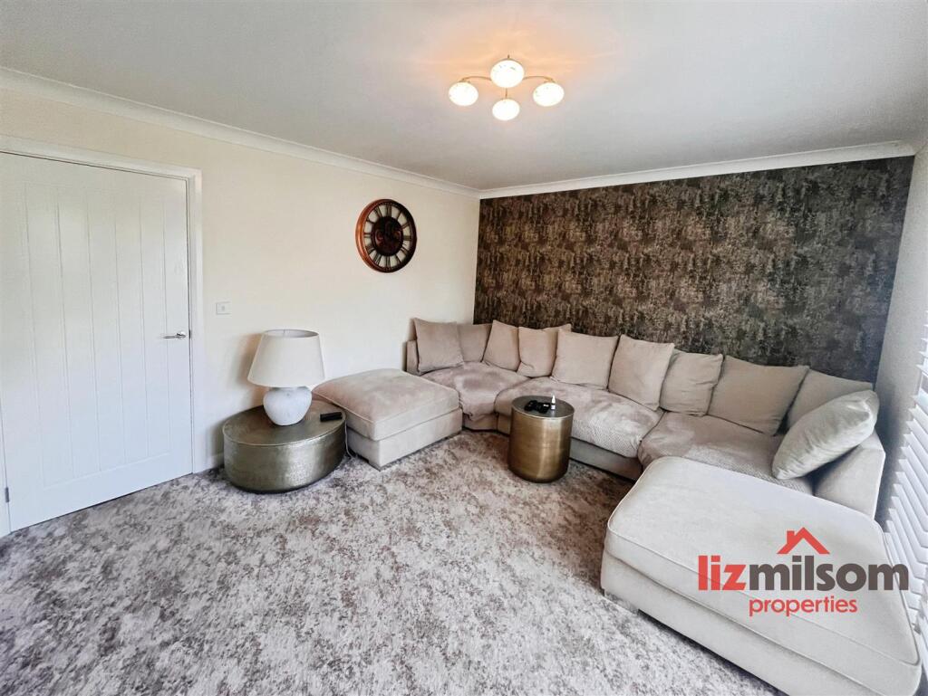 House in South Derbyshire, Derbyshire - View 4