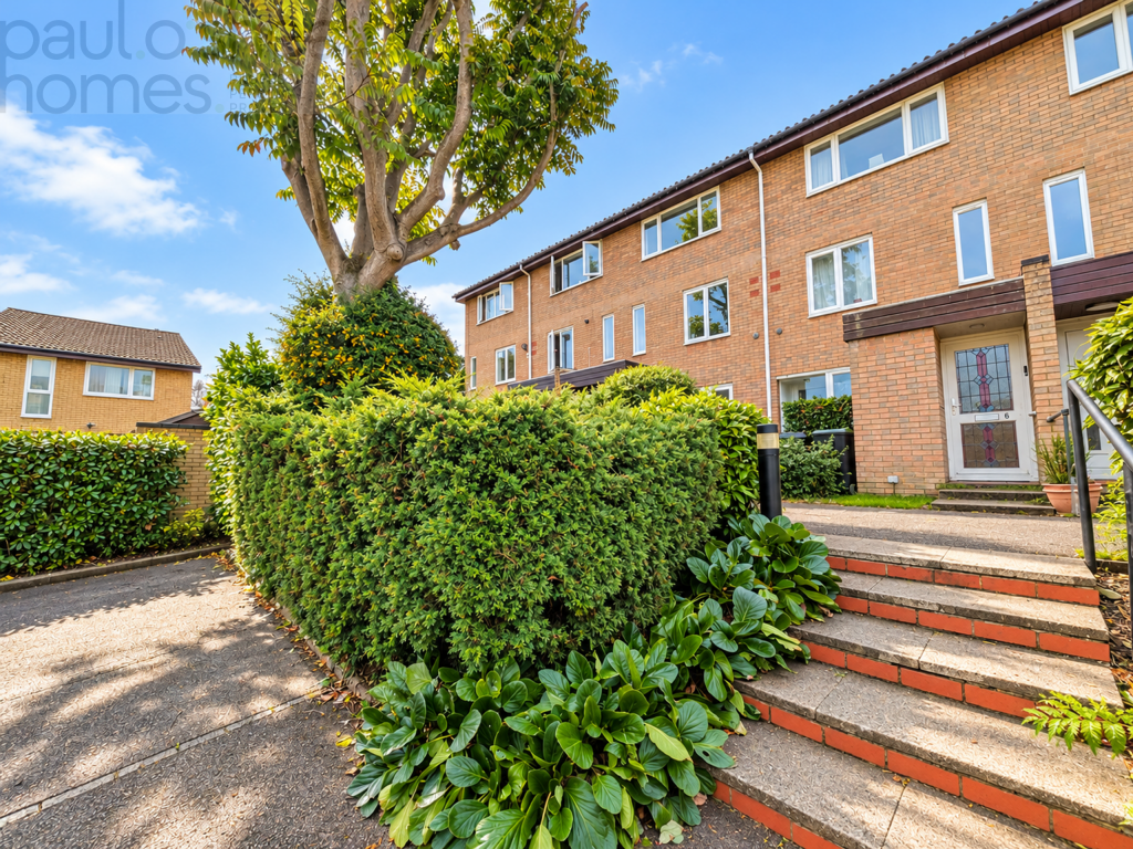 Apartment in Croydon - View 3