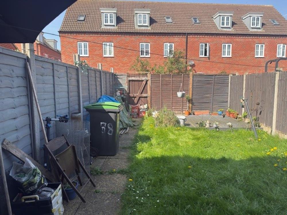 Grenadier Close, Bedford, MK41 - View 3