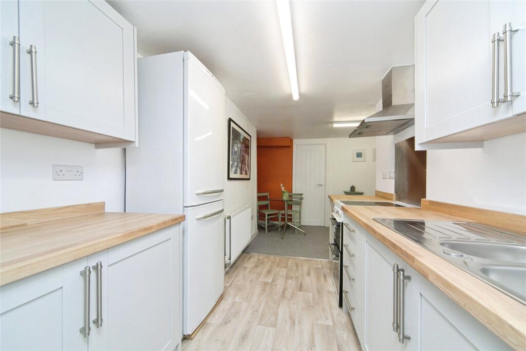 Brynffynnon, Y Felinheli, Gwynedd, LL56 - More