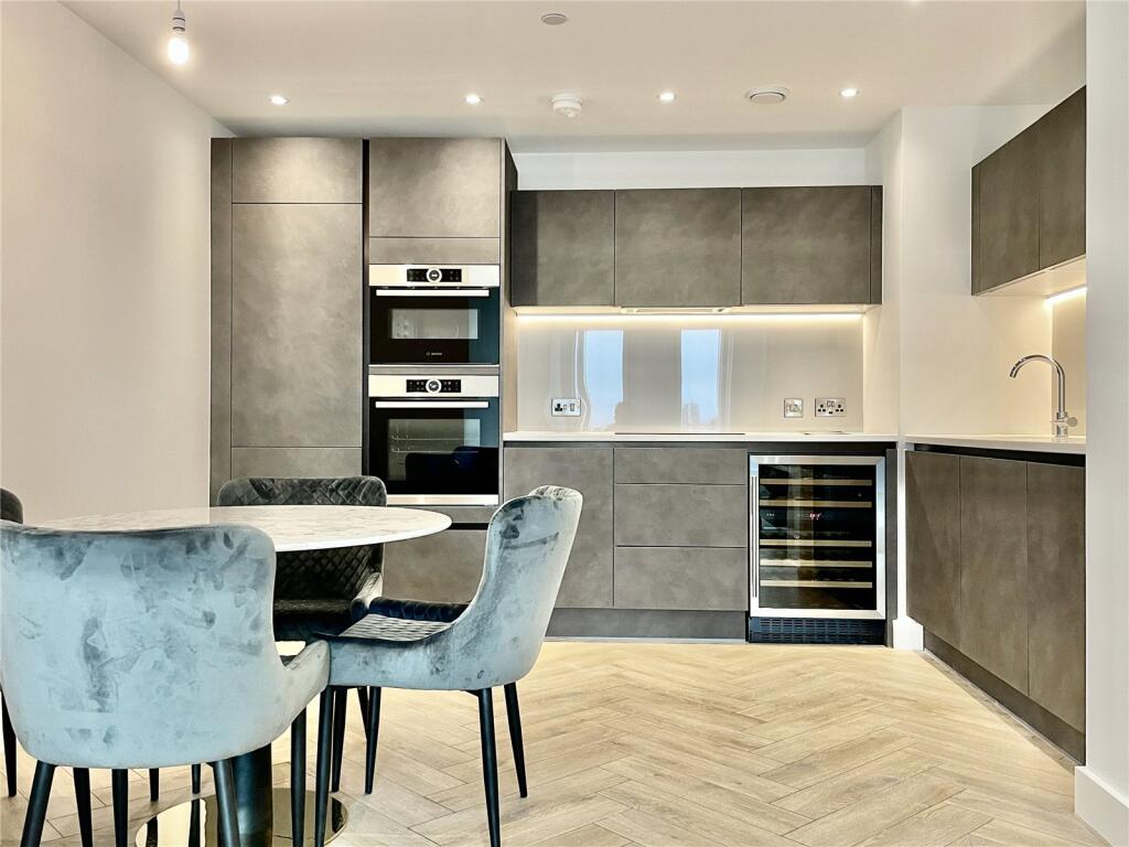 Apartment in Manchester, City Centre - View 5