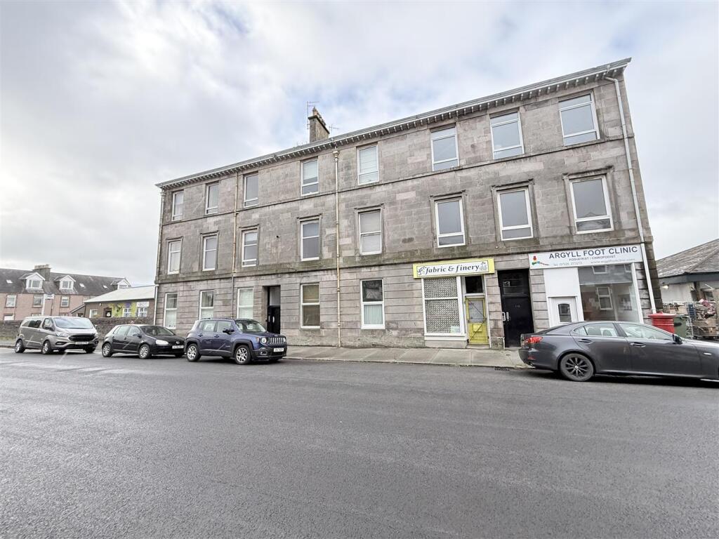 Main image of property: Flat 2/1, 114 East Princes Street, Helensburgh, HELENSBURGH