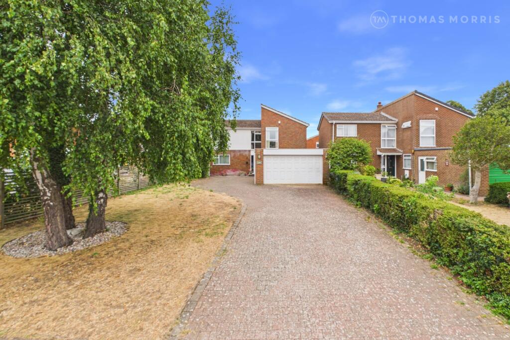 Main image of property: Ivel Gardens, Biggleswade, Bedfordshire, SG18
