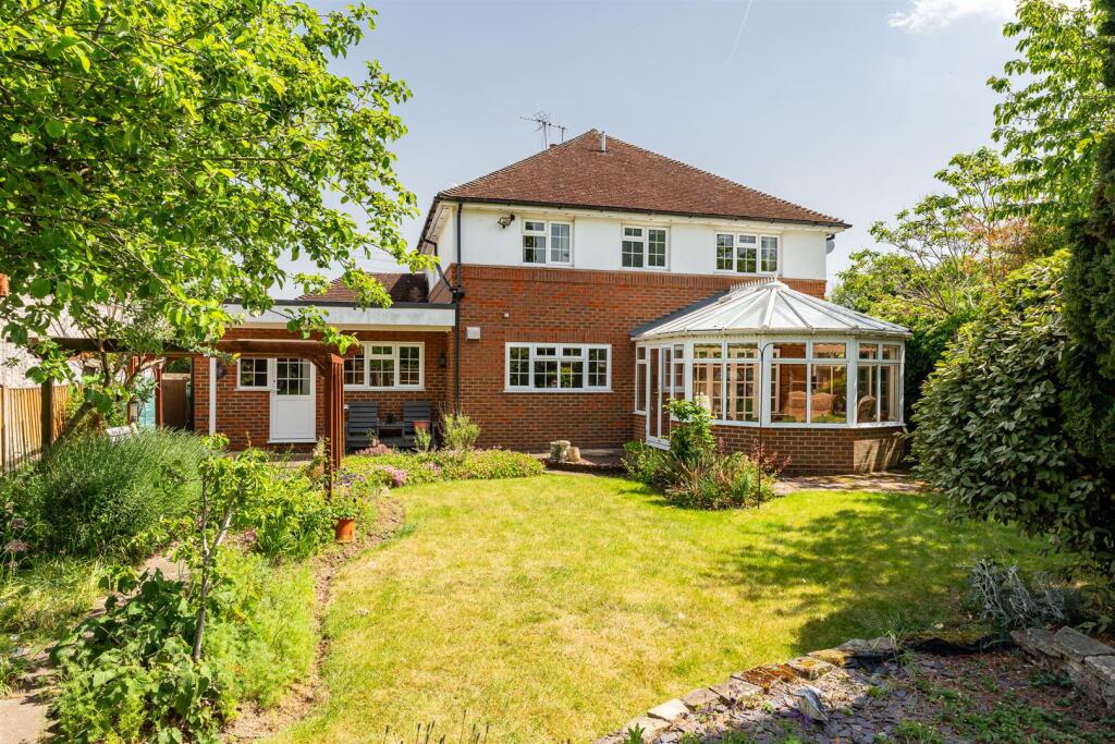 House in Knebworth - View 2