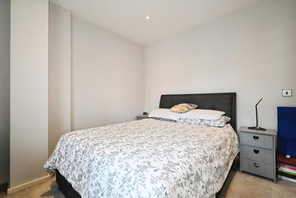 Apartment in Wokingham - View 5
