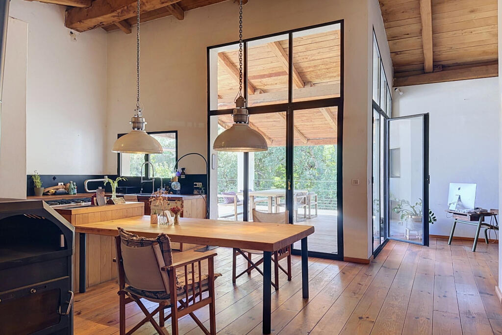 Main image of property: Provence-Alps-Cote d`Azur, Var, La Môle