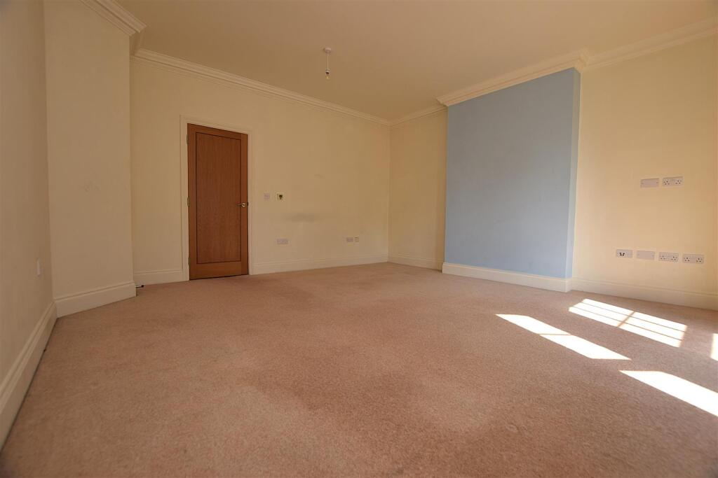 Apartment in Hastings, Silverhill Park - View 5