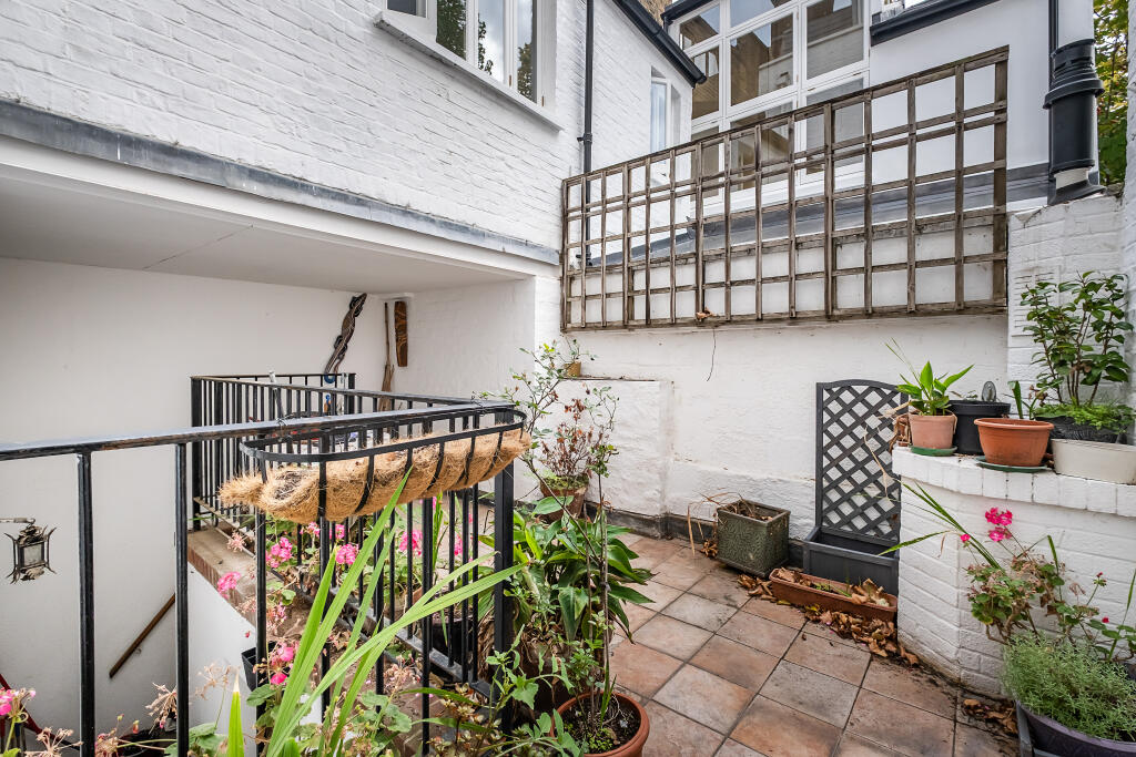 House in London - View 5