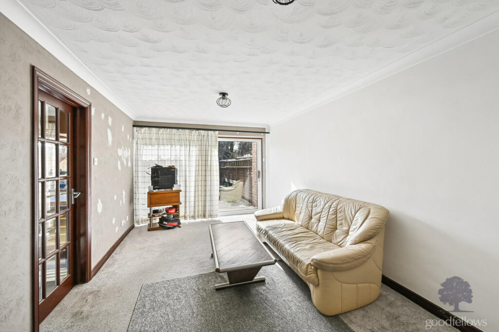 House in Sutton - View 4