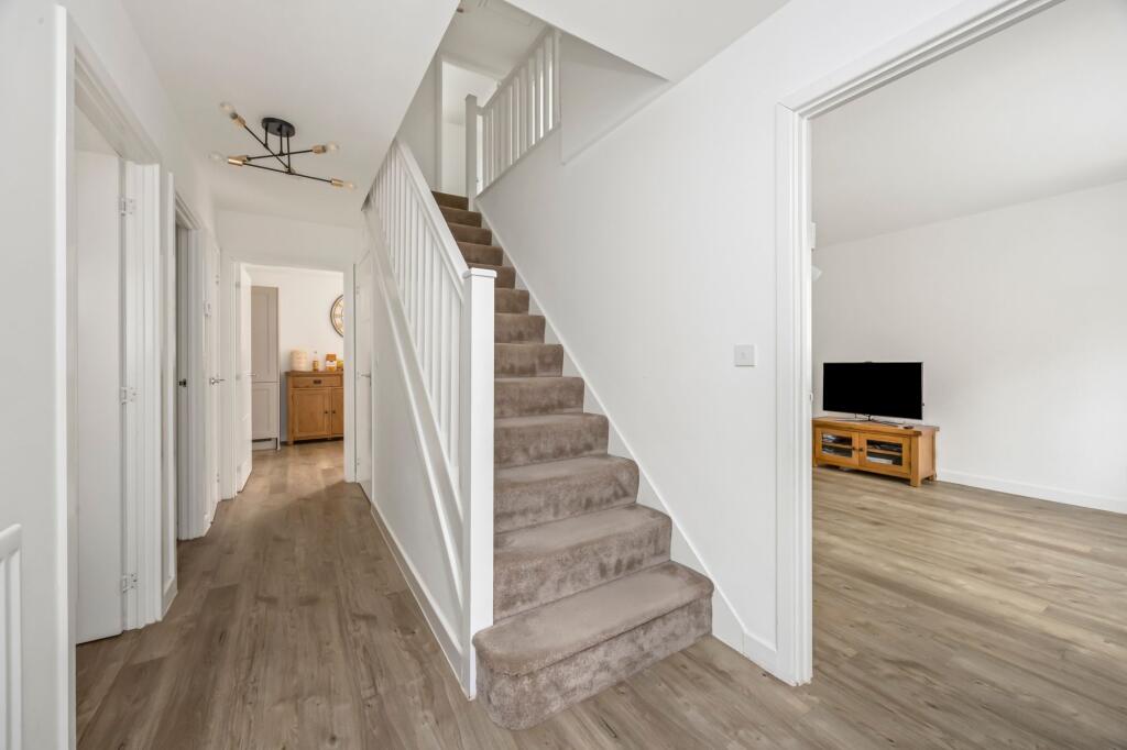 Flint Street, Faygate, RH12 - View 5