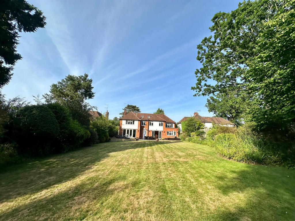 Newlands Avenue, Radlett, WD7 photo 2