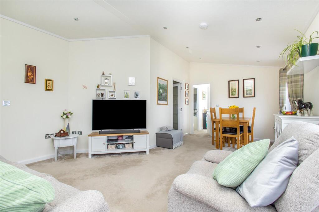 Whitecotes Residential Park, Ryther Road, Ulleskelf, Tadcaster photo 3
