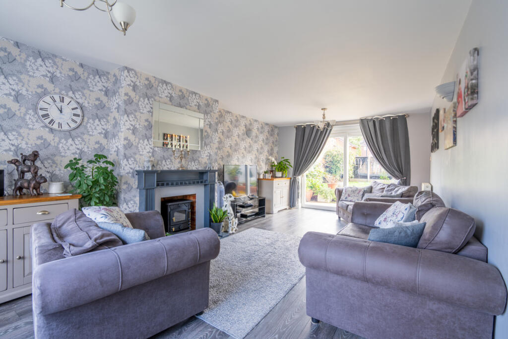 The Grove, Stourport-on-Severn, DY13 photo 4
