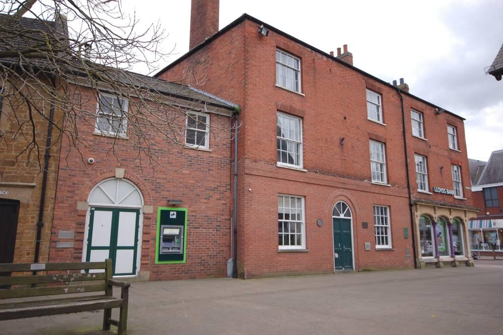 Main image of property: 2nd Floor, 40 The Square, Market Harborough, Leicestershire, LE16 7PA