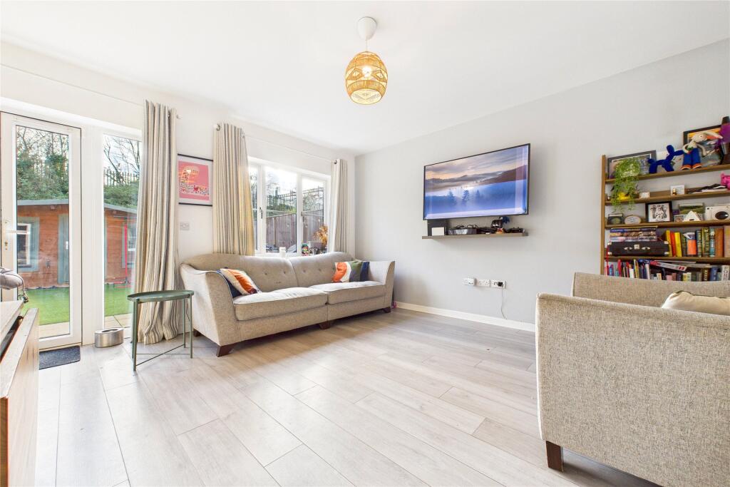 Institute Road, Taplow, Maidenhead, Buckinghamshire, SL6 photo 3