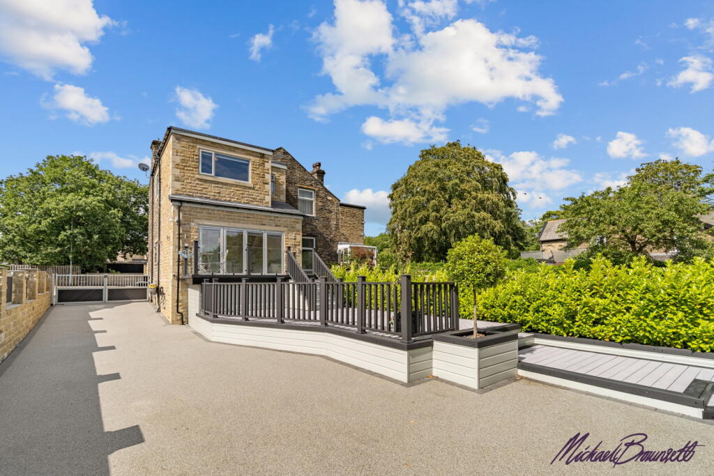House in Halifax - View 4